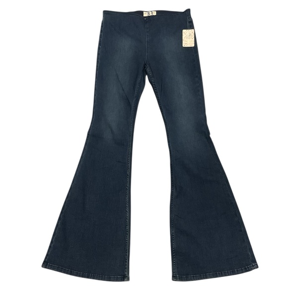 Free People Woman’s Rich Blue Flare Leg Jeans - Picture 1 of 3